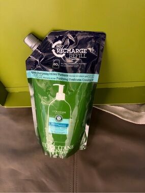 L'OCCITANE Green and Black Purifying Freshness Refill Pouch